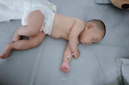 北流孕妇肚子一跳一跳